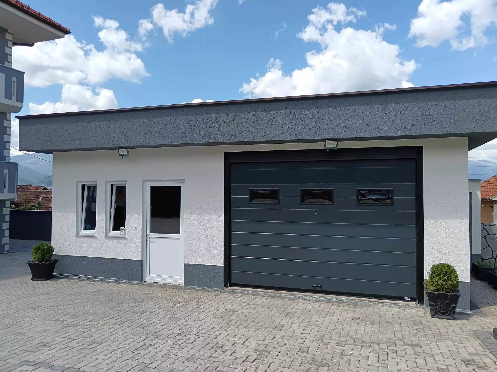 Квалитетна_монтажа_на_гаражни_врати_Скопје