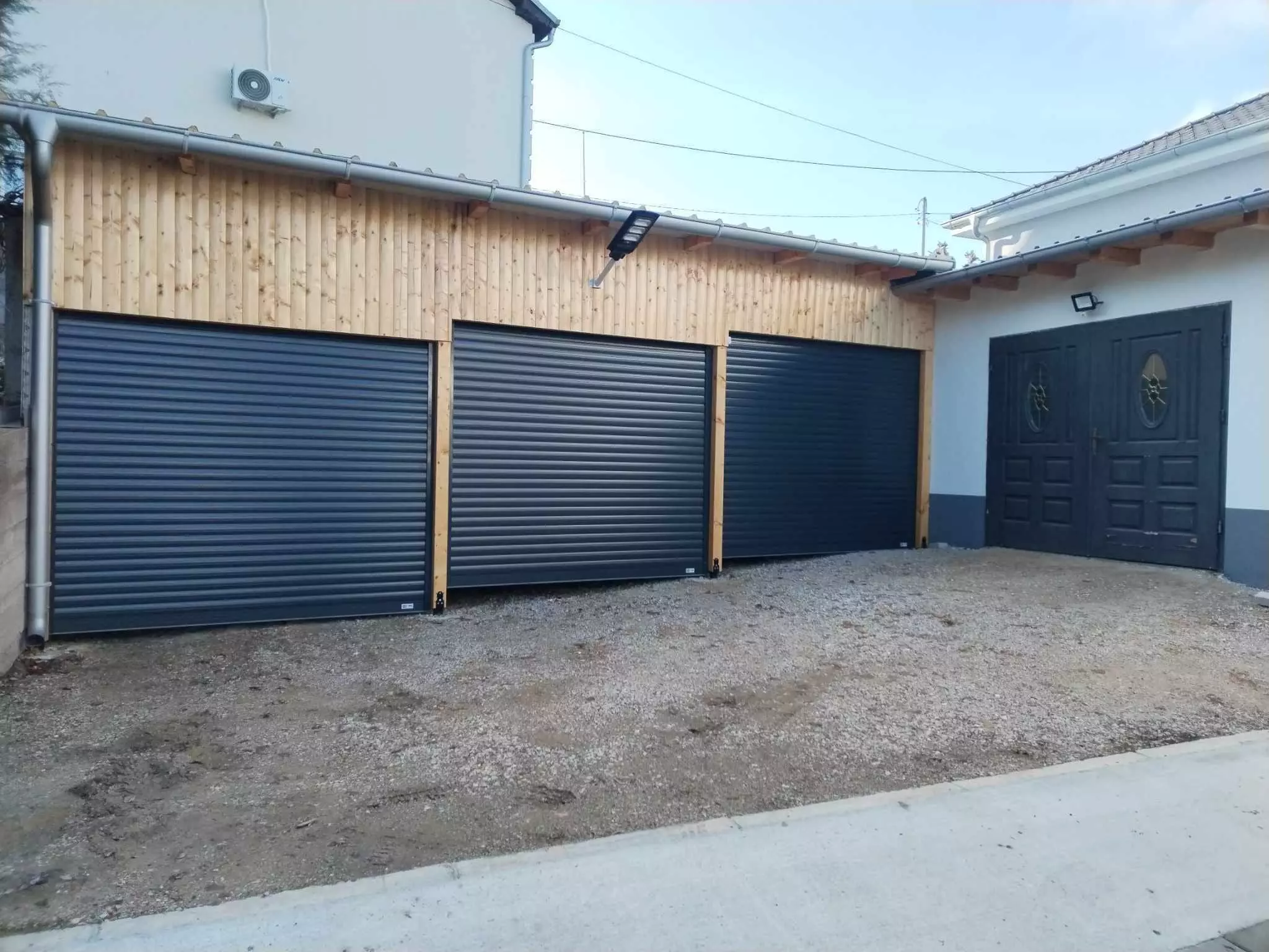 Сервис_на_гаражни_врати_Скопје